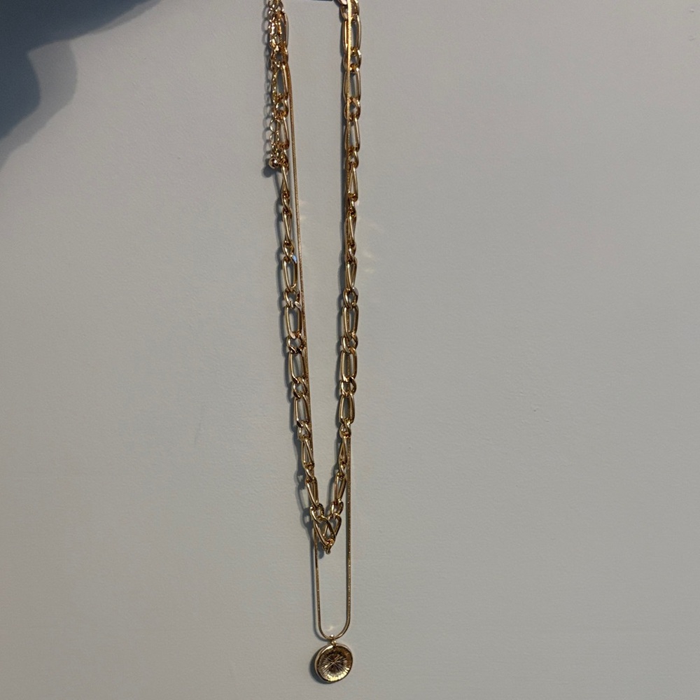 Gold Chain Necklace with Pendant